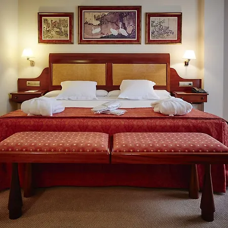 Gran De Hotel 4*