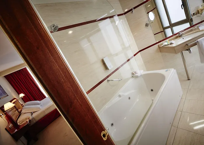 德费罗尔大酒店