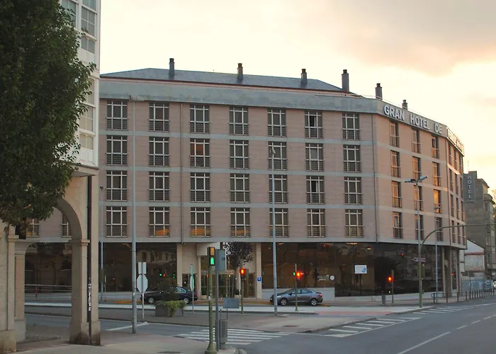 德费罗尔大酒店 费罗尔