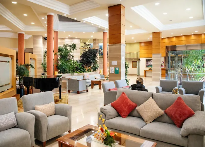 德费罗尔大酒店 费罗尔